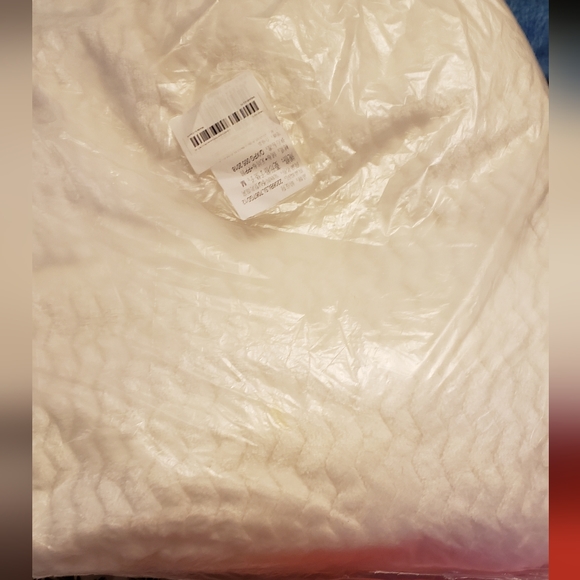 NWT- MEDUIM SUPER SOFT PET BED - Picture 7 of 10